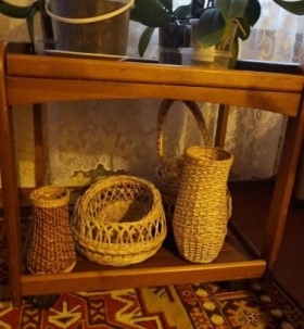 Плетеная ваза для цветов из лозы
