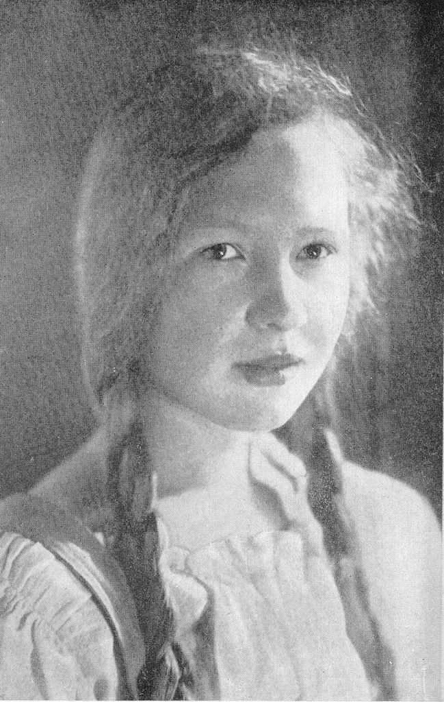 Ольга Берггольц в детстве, 1920-е