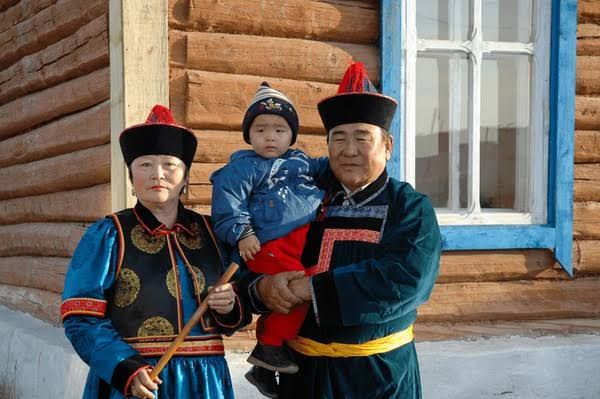 Агинские буряты в традиционных костюмах