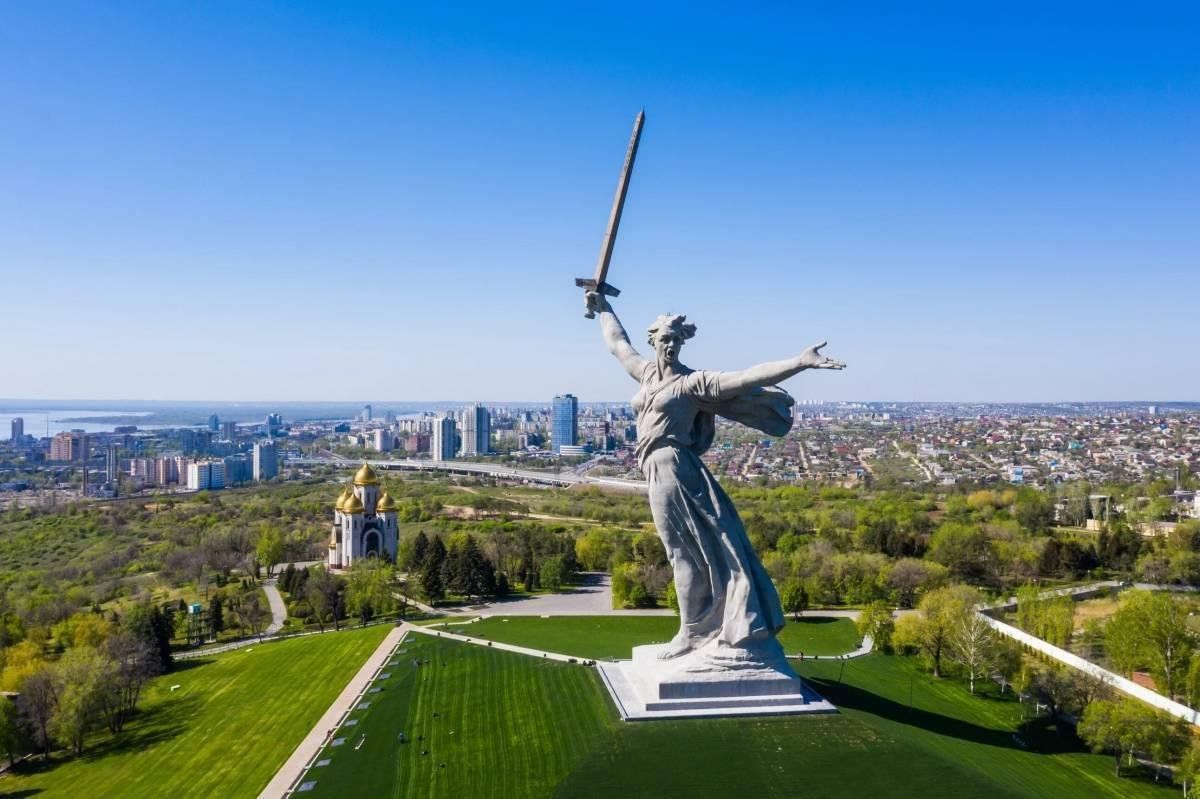 Монумент «Родина-мать зовет!» на Мамаевом кургане. Город-герой Волгоград.