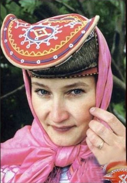Головной убор саамов Мурманска
Источник фото: https://alenka93.com.ru/index.php?option=com_content..