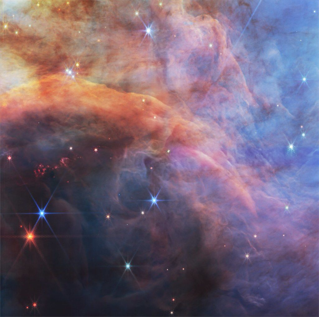 Туманность Пламя в комплексе Орионовых молекулярных облаков / © NASA / ESA / CSA / STScI