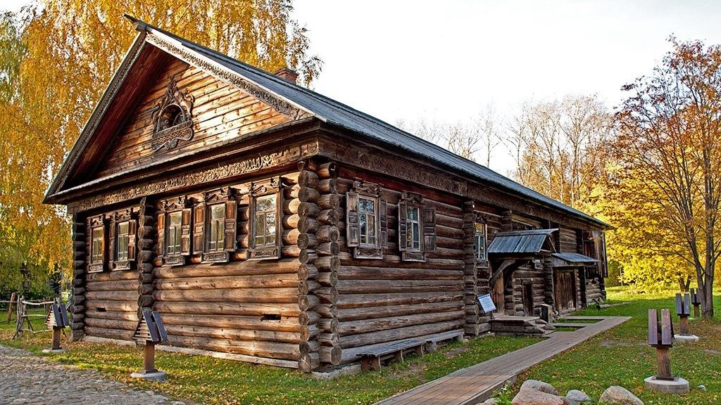 Старинный русский дом