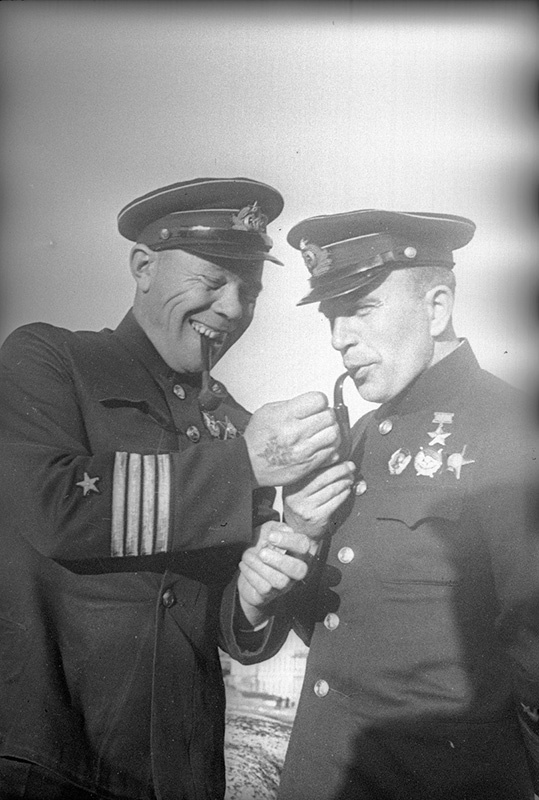 Командиры ДПЛ Николай Морозов и Иван Колышкин (справа)