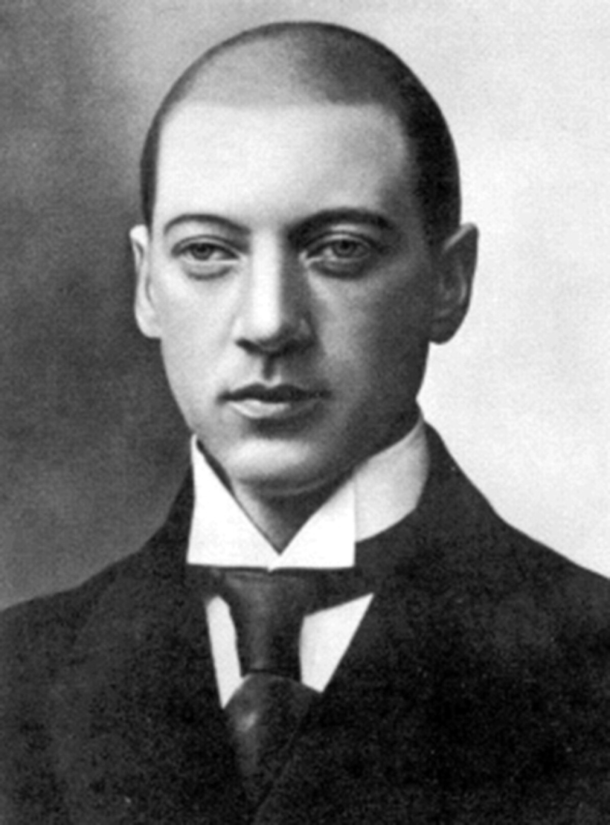 Николай Гумилёв (1886-1921)