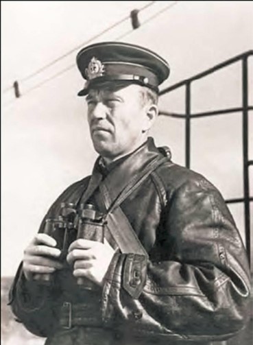 Командир дивизиона подводных лодок серии "Щ" И.А. Колышкин. 1941 г.
