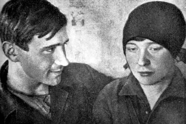 Ольга Берггольц со своим вторым мужем, журналистом Николаем Молчановым.1930 год
